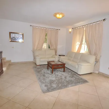 Viila Arancio Villa *